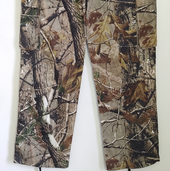RealTree Camouflage Cargo Pants with Drawstring Leg Opening - Picture 7 of 8